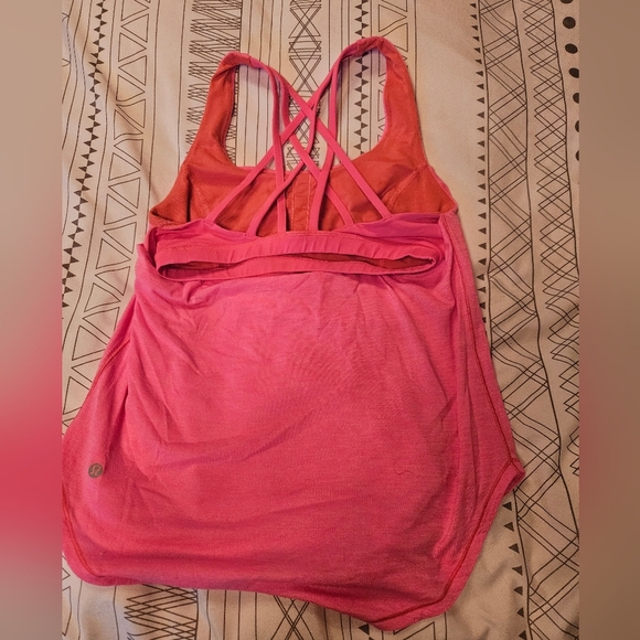 Lululemon tank size 8 - Picture 2 of 2